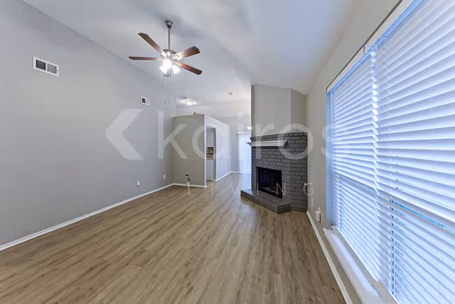11811 Asher Ln photo 3