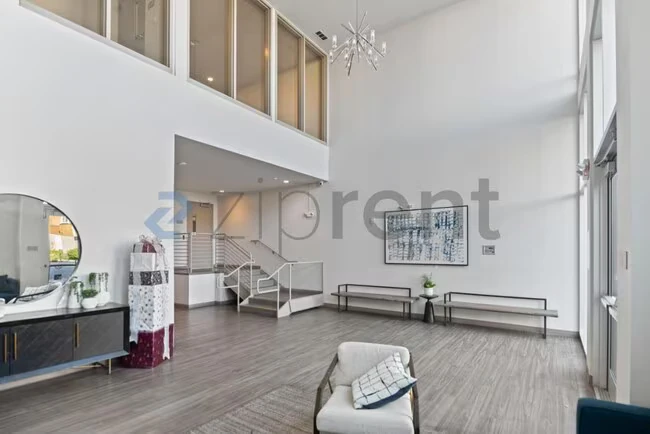 Unit 208 photo 5