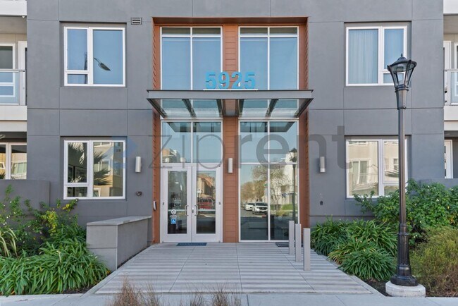 Unit 208 photo 3