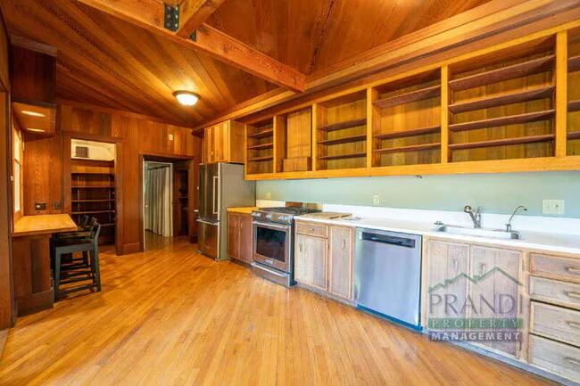 2 Ahrens Ln Ross, CA 94957 photo 5