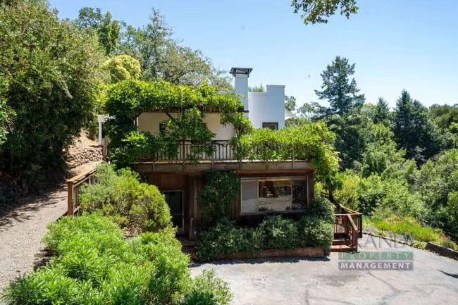 2 Ahrens Ln Ross, CA 94957 photo 2