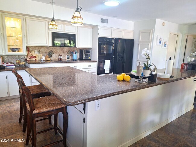 9514 W Spanish Moss Ln Sun City, AZ 85373 photo 4