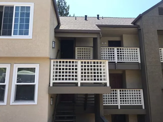 695 Bristol DR 380 photo 2