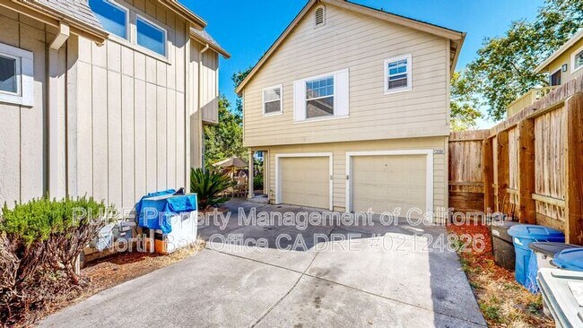 1220 Hidden Creek Pl Santa Rosa, CA 95409 photo 2