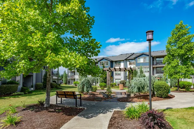 Four Lakes Apartment Homes photo 4