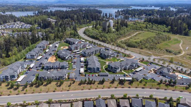 Four Lakes Apartment Homes photo 2