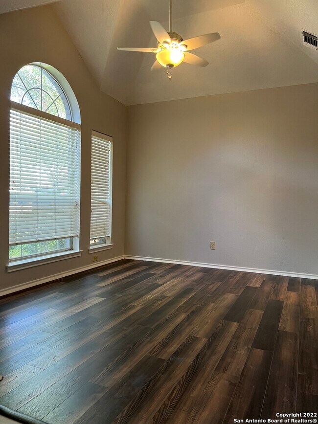 4006 Legend Creek Dr San Antonio, TX 78230 photo 5