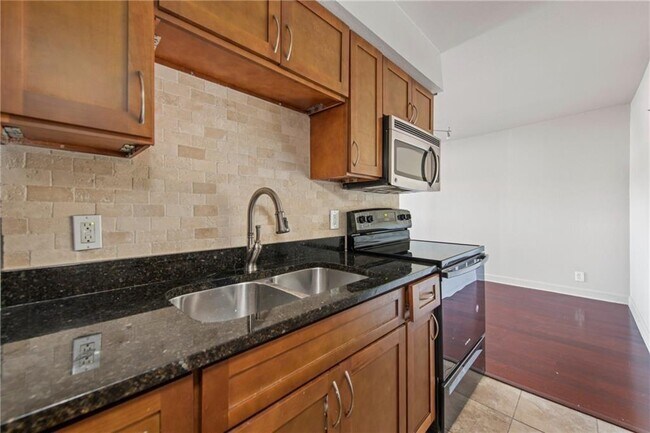 2020 S Congress Ave Austin, TX 78704 photo 5