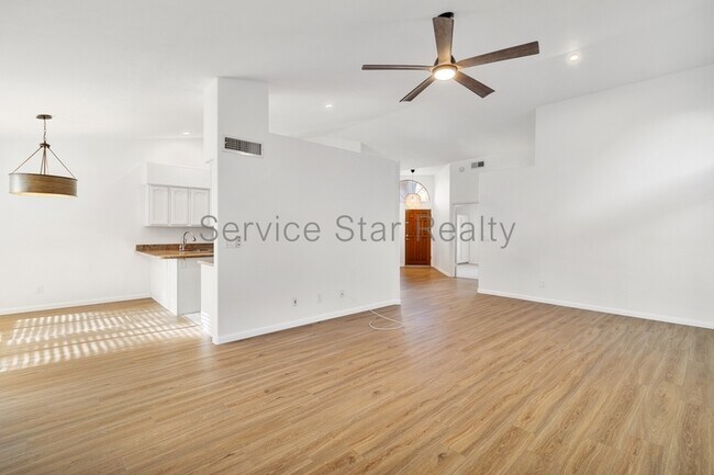 179 W Knox Rd Tempe, AZ 85284 photo 3