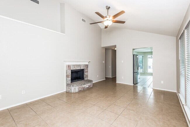 2500 Ensenada Ln Fort Worth, TX 76108 photo 3