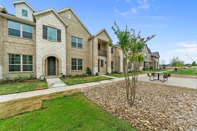 2718 Parkview Place, Lewisville, TX 75067 photo 3