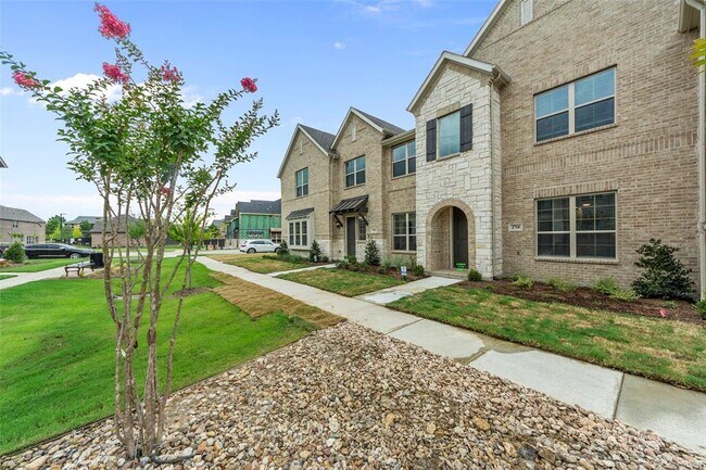 2718 Parkview Place, Lewisville, TX 75067 photo 2