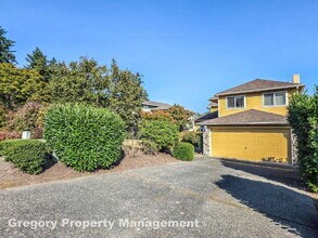 12026 89th Pl NE Kirkland, WA 98034 photo 3