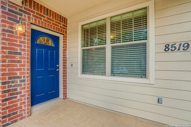 8519 Pecan Cross San Antonio, TX 78240 photo 4