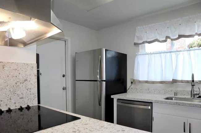 37051 Shasta St Fremont, CA 94536 photo 2