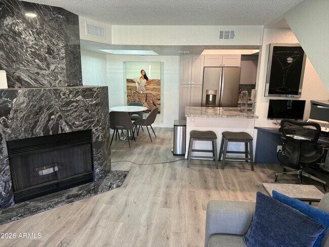 1820 E Morten Ave Phoenix, AZ 85020 photo 4