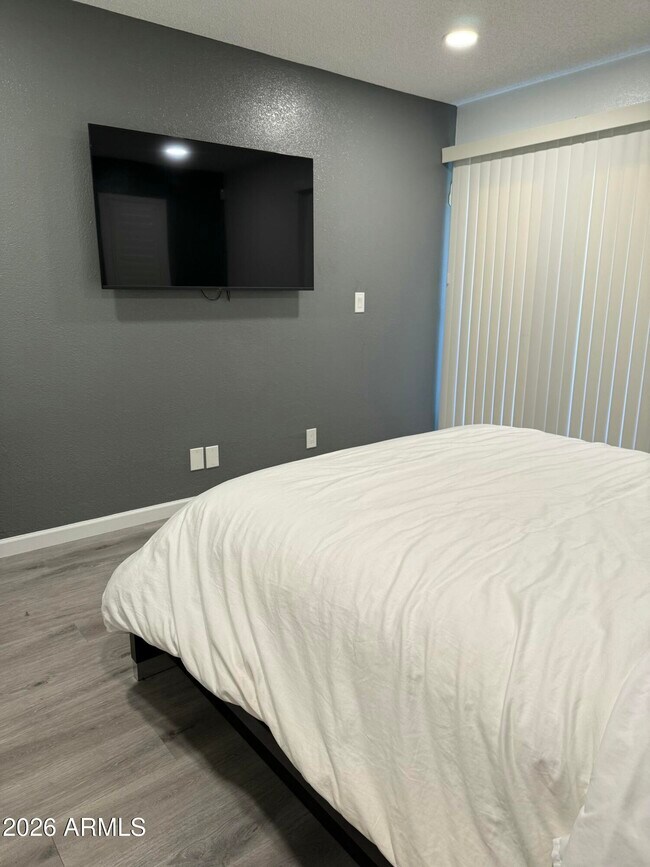 1820 E Morten Ave Phoenix, AZ 85020 photo 3