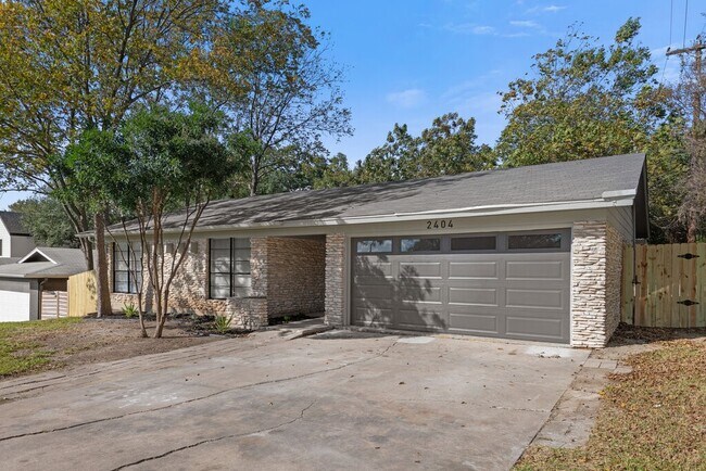 2404 Glen Springs Way Austin, TX 78741 photo 3