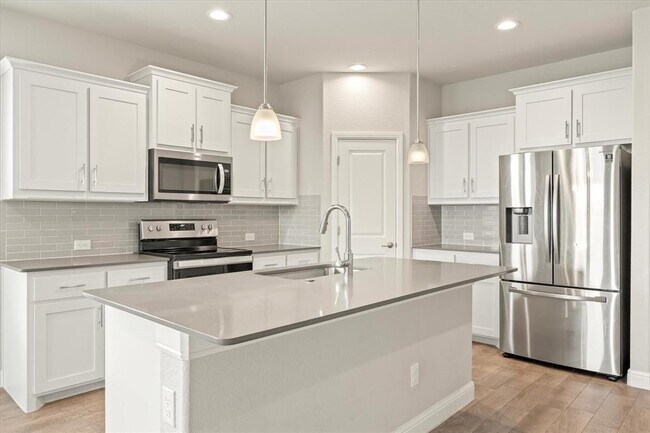 1529 Seabiscuit Dr Granbury, TX 76049 photo 5