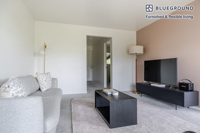 2850 15th Ave W Seattle, WA 98119 photo 4