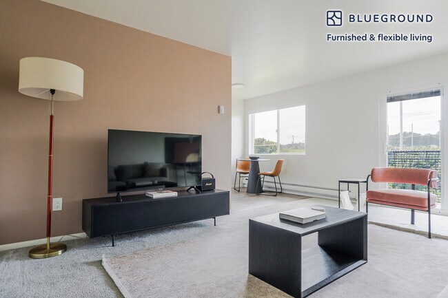 2850 15th Ave W Seattle, WA 98119 photo 3