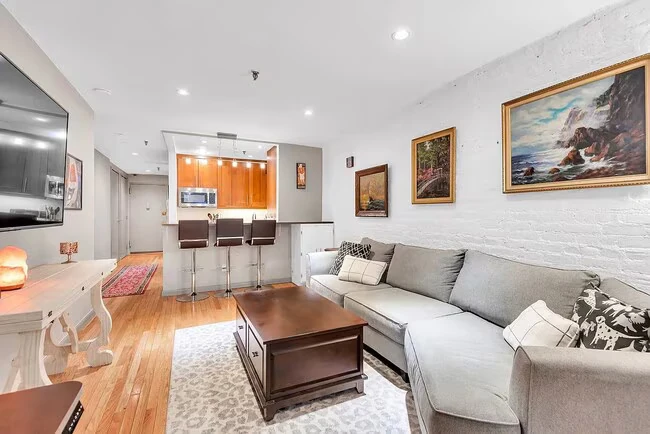 67 E 11th St New York, NY 10003 photo 4