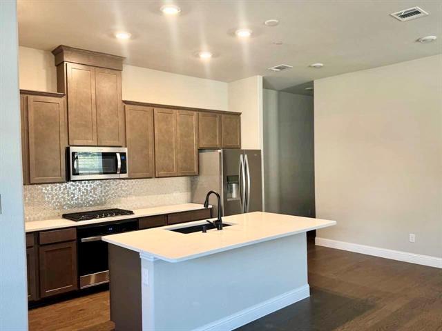 6257 Parker Boulevard, North Richland Hills, TX 76180 photo 4