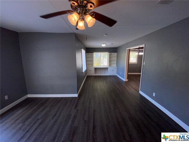 1311 S 3rd St Temple, TX 76504 photo 2