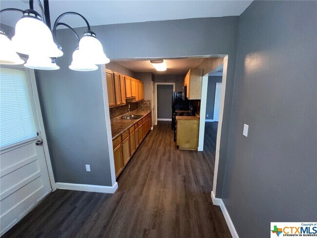 1311 S 3rd St Temple, TX 76504 photo 5