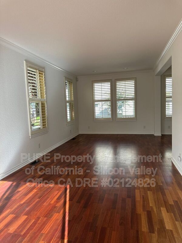 134 Creekside Village Dr photo 5