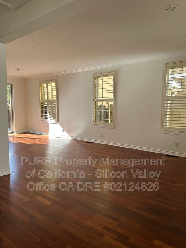 134 Creekside Village Dr photo 3