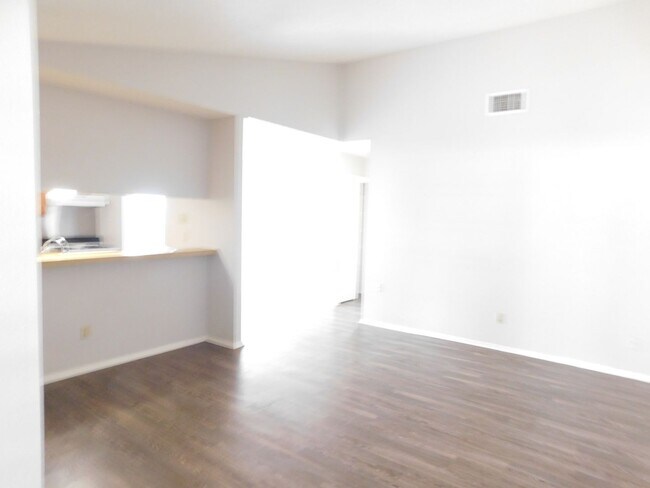 12003 Arrowwood Dr Austin, TX 78727 photo 4