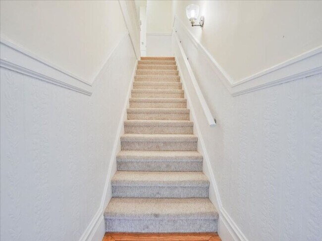 1129 Clay St San Francisco, CA 94108 photo 2