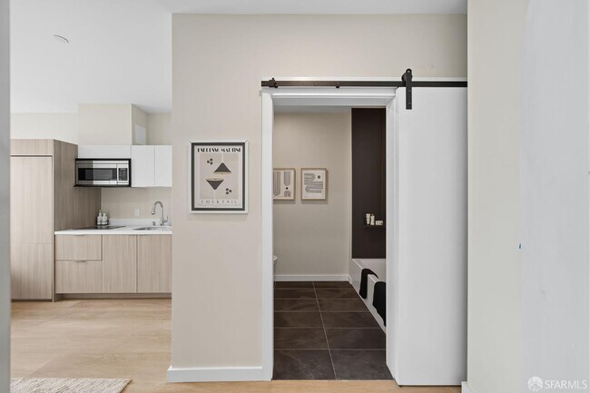 811 Valencia St San Francisco, CA 94110 photo 3
