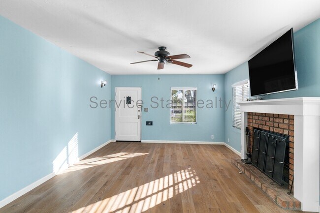 1234 E Hubbell St photo 2