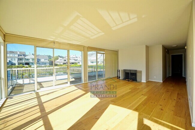 5105 Shelter Bay Ave Mill Valley, CA 94941 photo 3
