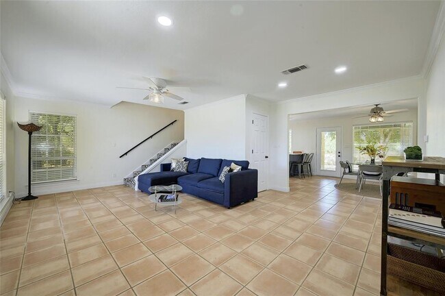 410 Hi Cir W Horseshoe Bay, TX 78657 photo 3