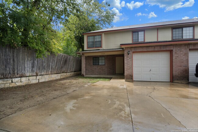 6102 Prince Charles San Antonio, TX 78240 photo 4
