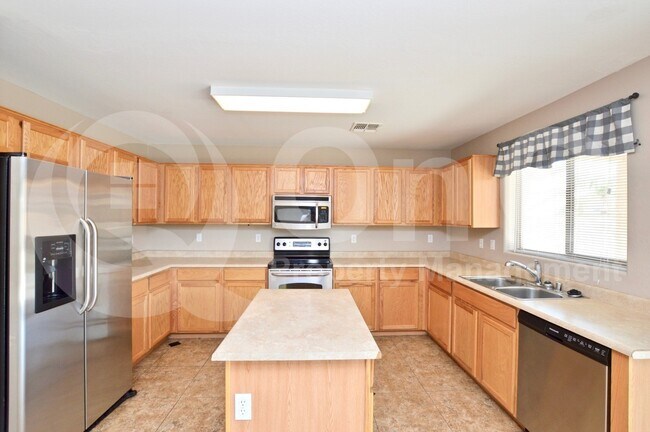 16185 W Shangri La Rd Surprise, AZ 85379 photo 4