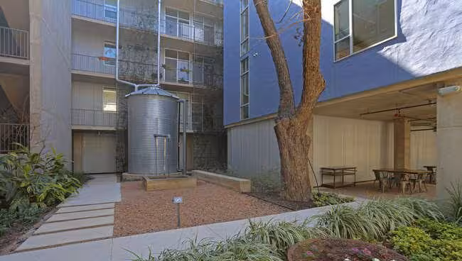 1221 Broadway St San Antonio, TX 78215 photo 3