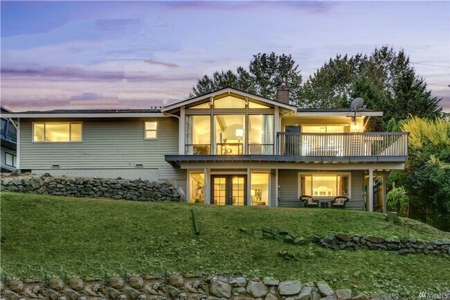 2323 Talbot Rd S Renton, WA 98055 photo 3