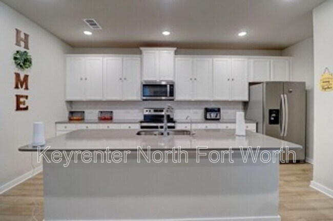 216 Territory Trl Fort Worth, TX 76120 photo 5