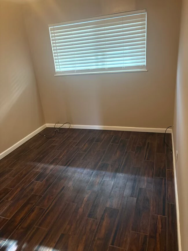 961 Yerba Buena Ave Oakland, CA 94608 photo 5