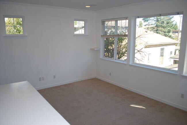 1231 6th Ave N Seattle, WA 98109 photo 5