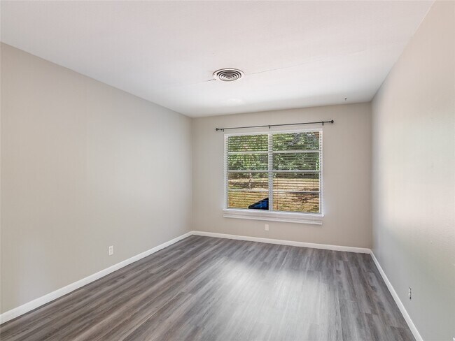 2508 Little John Ln Austin, TX 78704 photo 2