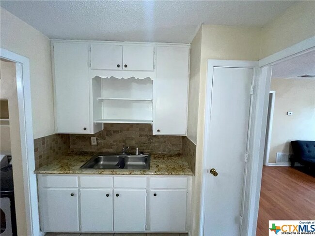 2905 Taft St Killeen, TX 76543 photo 2