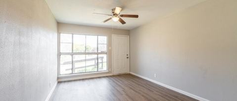 823 Yellow Wood Dr San Antonio, TX 78219 photo 4
