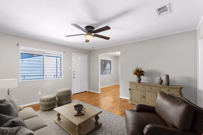Sundance Apartments photo 2