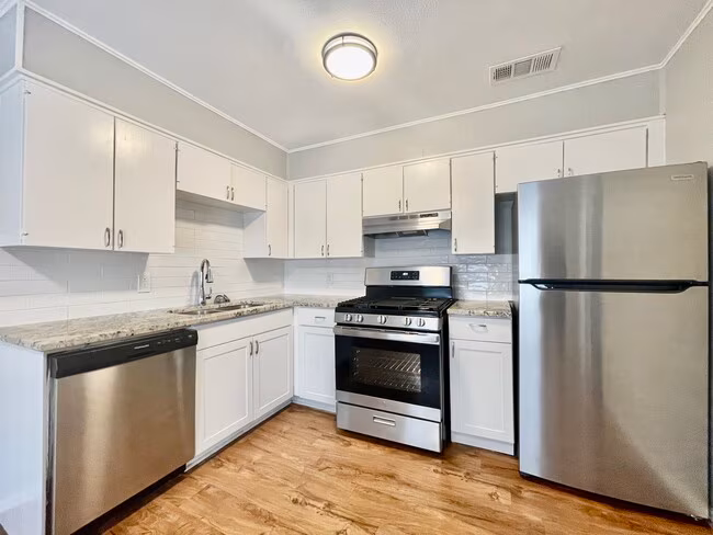 Sundance Apartments photo 4