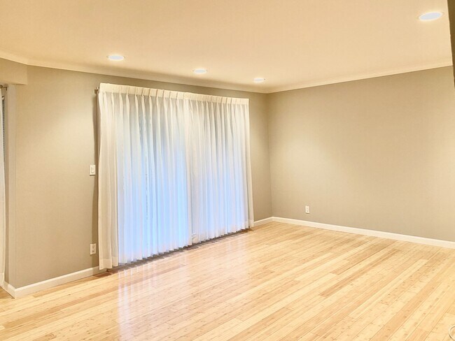 Noel Oaks Apartments photo 3